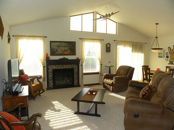 2nd image of 1905 Silverton Ct