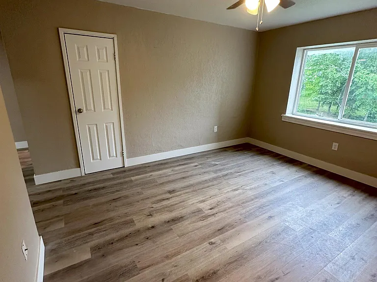 401 Mountain Valley St #B5 — Photo 2