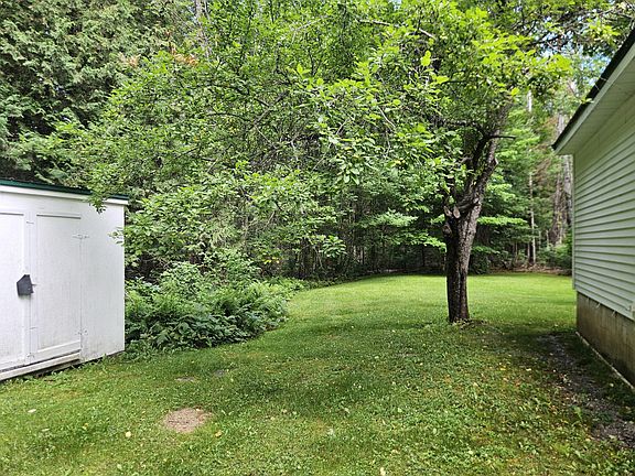 4th image of 10 Moosehorn Road