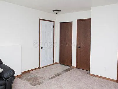 1099 Highland Ln W — Photo 20
