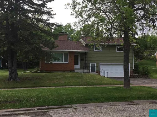 56 Hays Cir, Silver Bay, MN 55614
