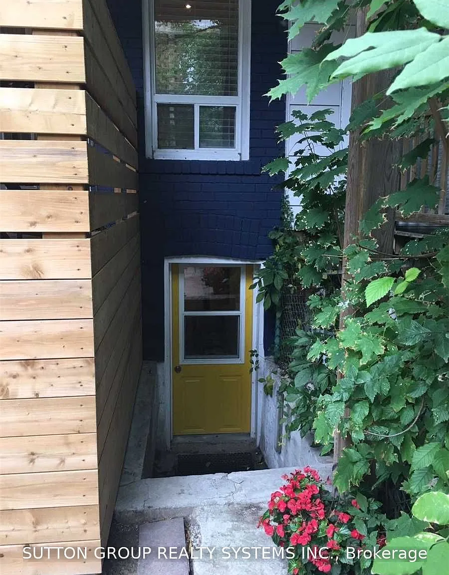 Studio, $1,300 — Photo 2