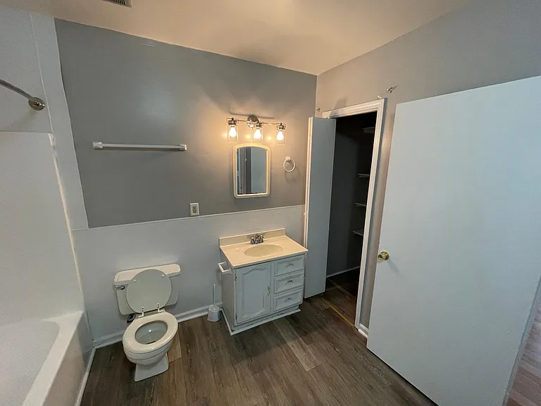 552 Pulaski St — Photo 22