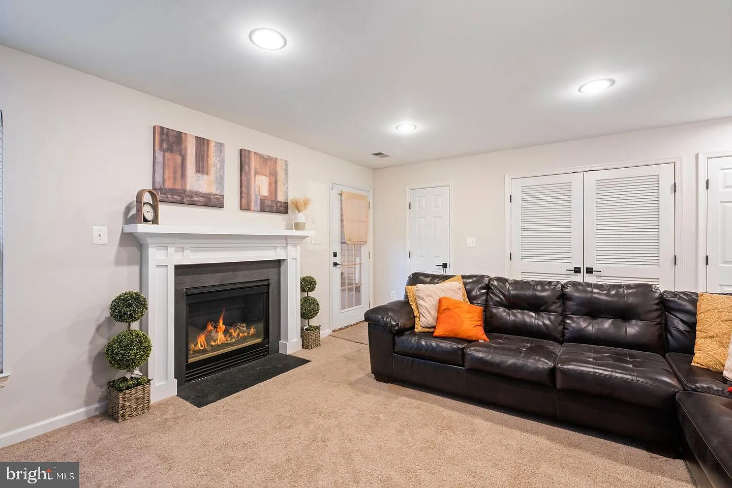 3 bed, 2.5 bath, 1978 sqft, $3,000 — Photo 4