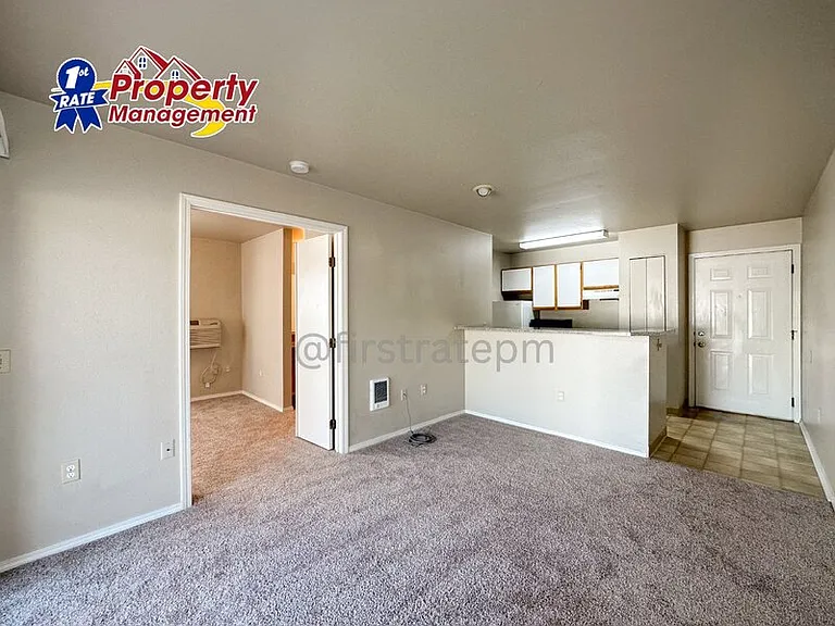850 W Belmont St #104 — Photo 9