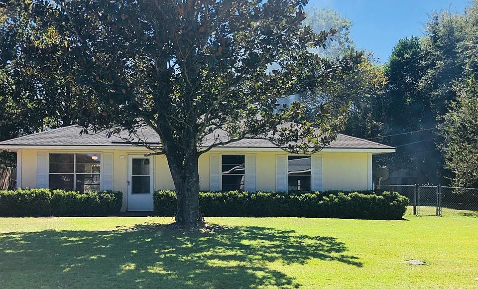 1st image of 120 Big Oak Dr