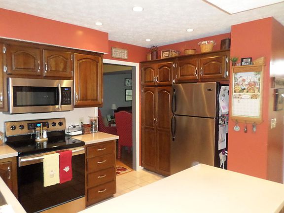 4th image of 2125 Westminster Dr