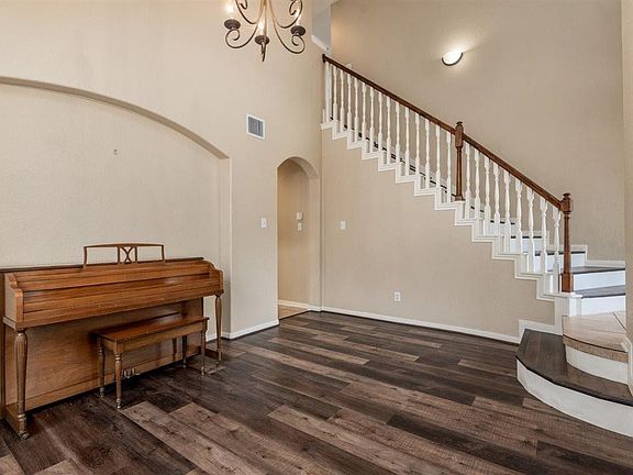5th image of 130 Zephyr Bend Pl