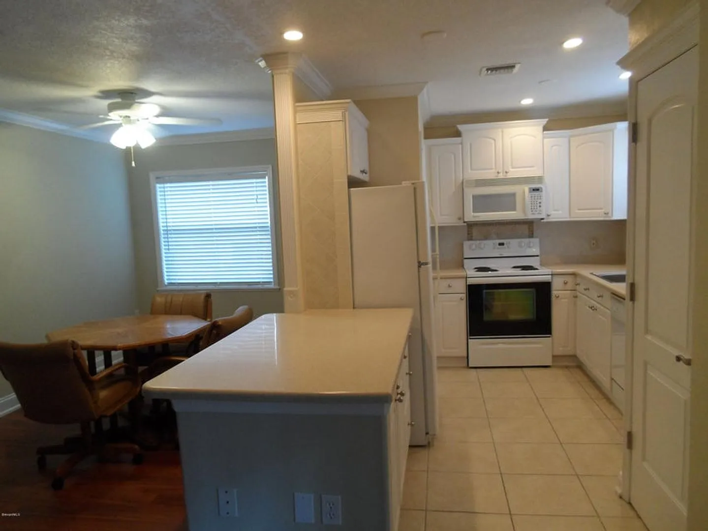 MI Condo — Photo 4