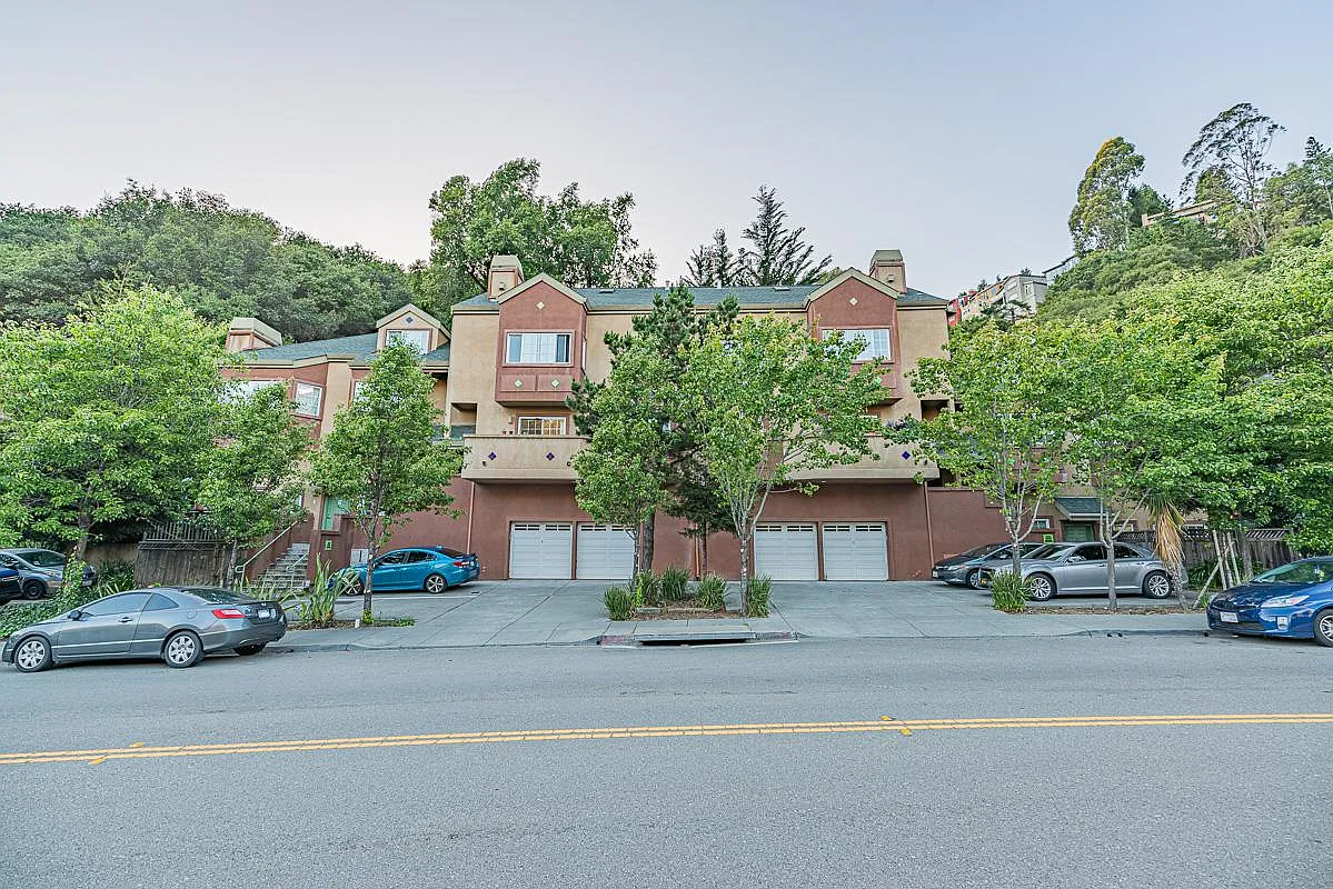 2 bed, 1189 sqft, $2,699 — Photo 2