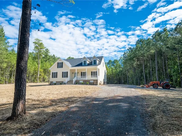 1975 Moody Fox Ln, Carson, VA 23830