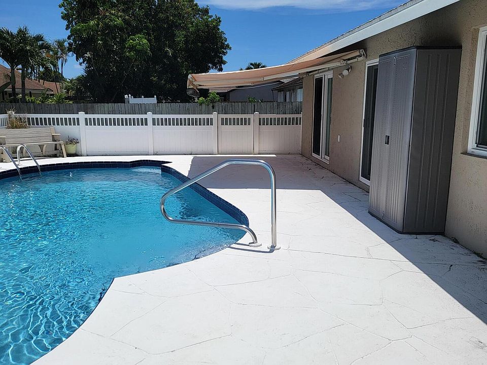 2nd image of 27 Vista Del Rio