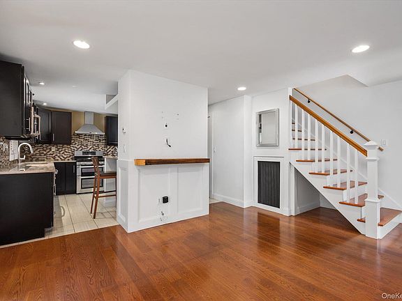 4th image of 234 Foxhurst Road