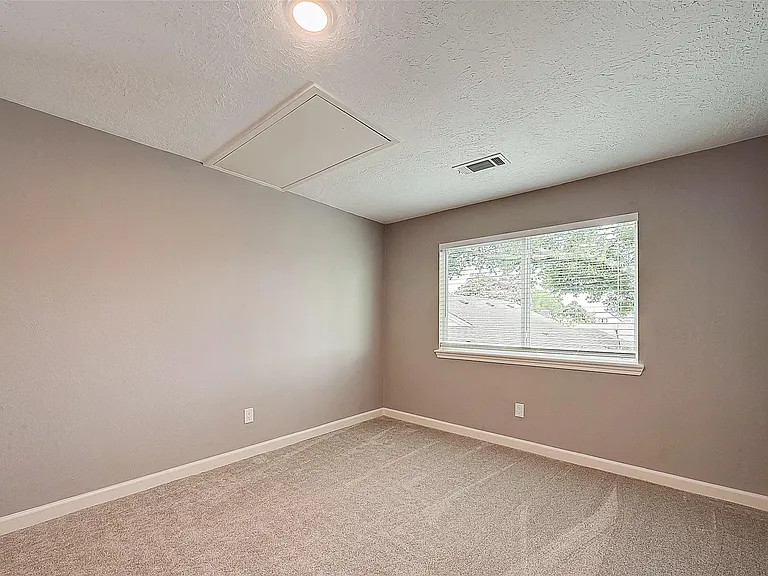 1623 Cherry Ridge Dr — Photo 40