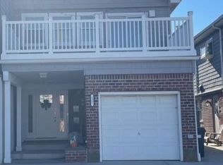 127 Beach 127th St, Far Rockaway, NY 11694