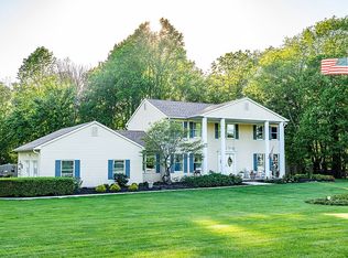 22 Horseshoe Dr, Millstone Township, NJ 08535