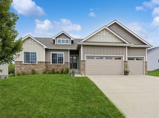 1712 Wethersfield Dr, Norwalk, IA 50211