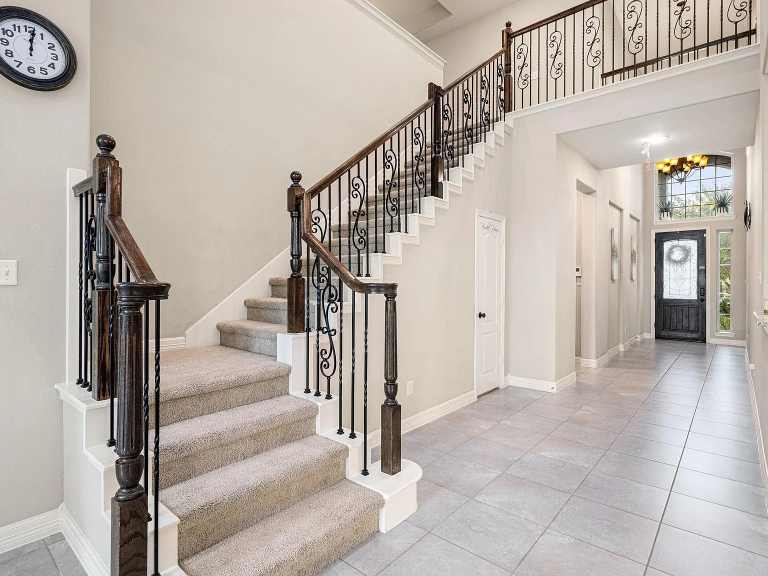 4 bed, 3.5 bath, 3413 sqft, $3,400 — Photo 2