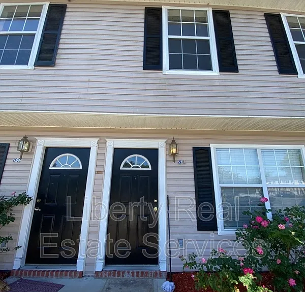 1100 Pineland Ave #8C — Photo 1
