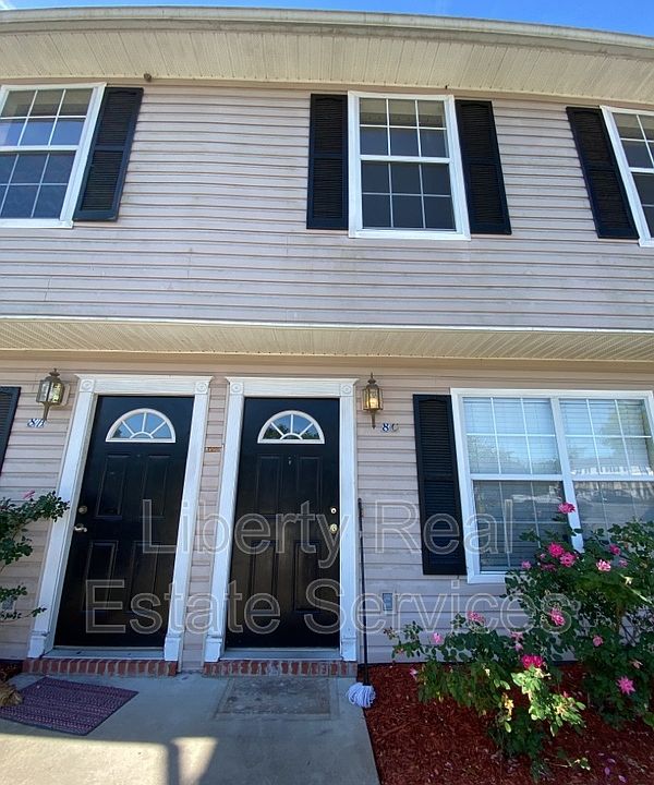 1st image of 1100 Pineland Ave APT 8C