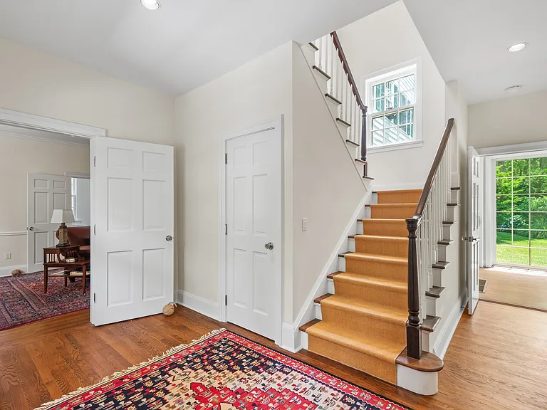 155 First Neck Ln — Photo 34