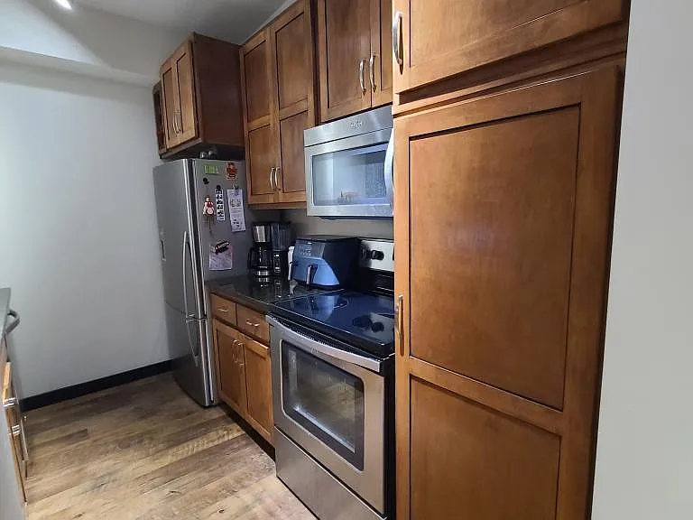 112 W Washington Blvd — Photo 3