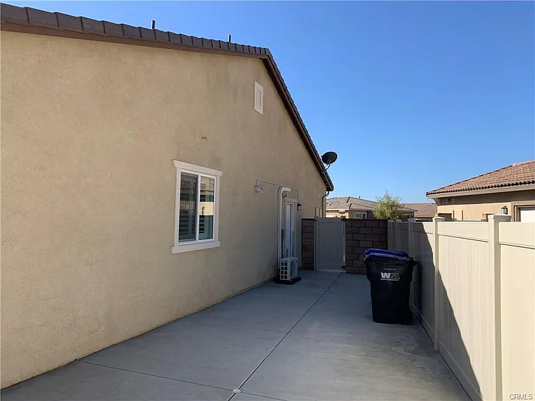 27450 Tyrrhenian Dr — Photo 25