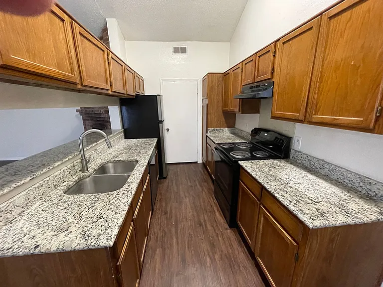 1754 Carrington Dr — Photo 9