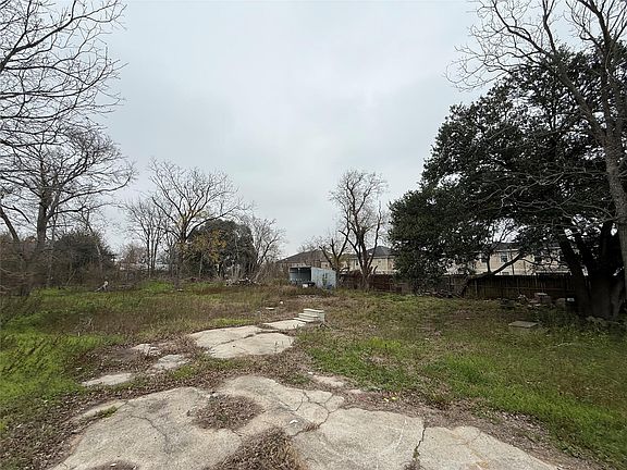 3rd image of 509 Solomon Ln