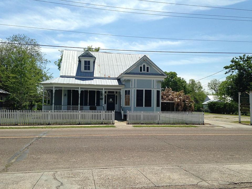 1st image of 219 W Bridge St