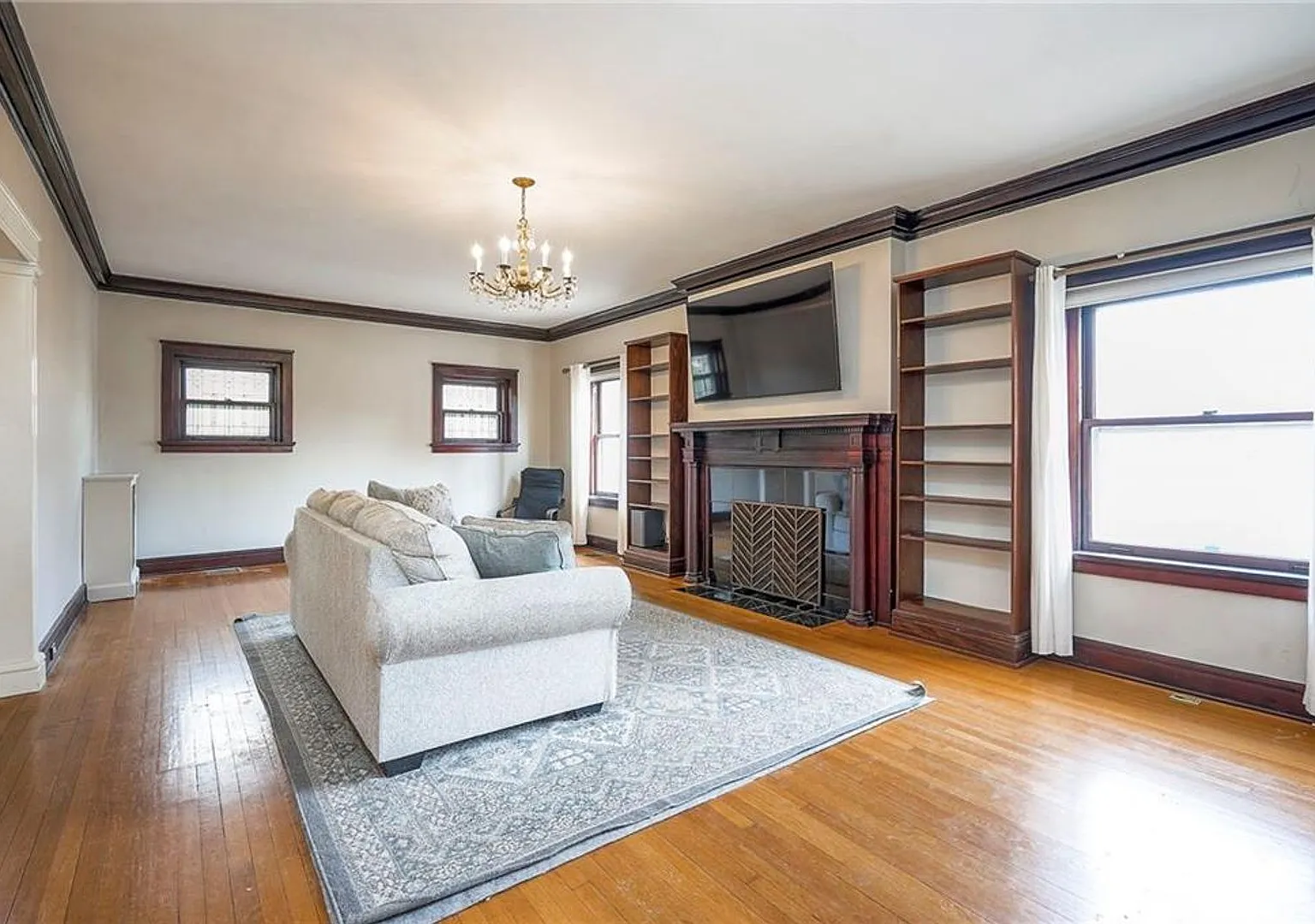 Historic Mid-Town Home with Room to Roam! — Photo 4