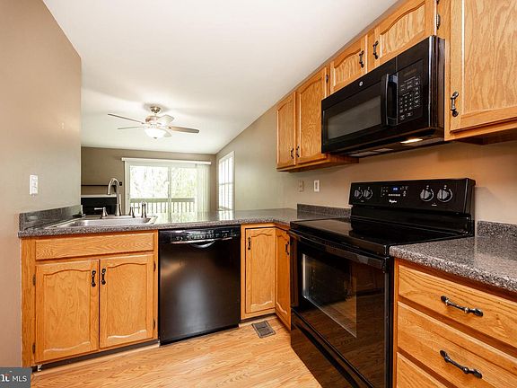 5th image of 360 Cashel Ct #360