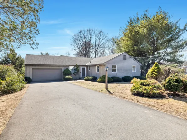 49 Briarwood Road, West Hartford, CT 06107