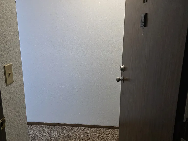 618 Heritage Dr #17 — Photo 1