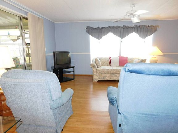 2nd image of 186 Custers Ct