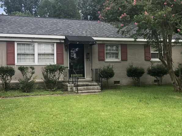 12 Fairway Ln, Newport News, VA 23606