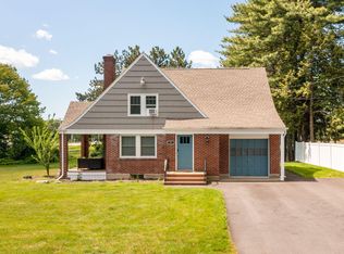 8 Flag Pond Rd, Saco, ME 04072