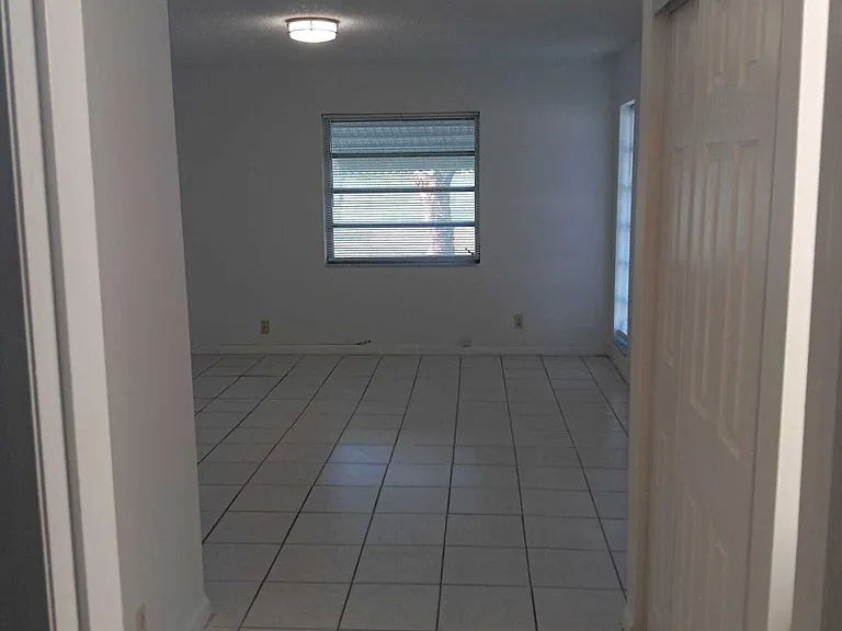 20886 Vinesta Cir #313 — Photo 11