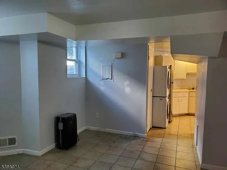 81 Western Ave — Photo 8
