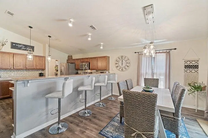 8265 Sierra St — Photo 3