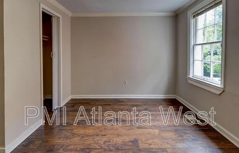 246 Stafford St NW — Photo 8