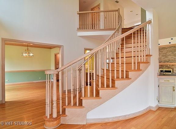 2nd image of 28 Rosewood Dr