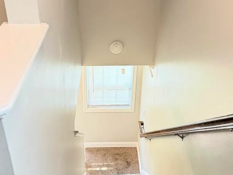 406 Vanguard St — Photo 15