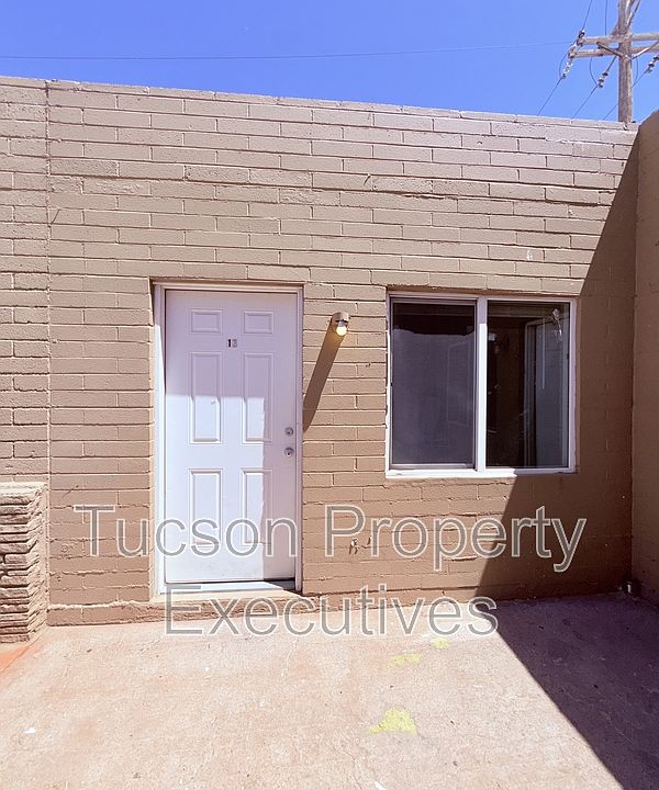 1st image of 2411 S 6th Ave APT 13