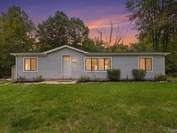 41824 Riggs Rd, Van Buren Township, MI 48111