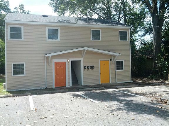 Front of building. Downstairs apartment on the right side