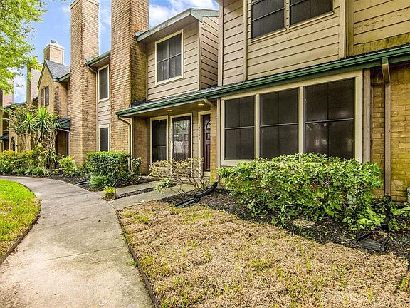 3rd image of 17708 Kings Park Ln