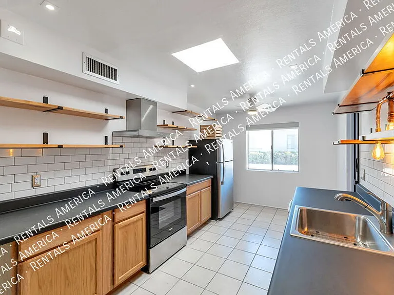 654 N Richey Blvd — Photo 8
