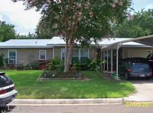 1707 Poplar Ave, Victoria, TX 77901