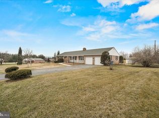 8114 Cambridge Dr, Frederick, MD 21704